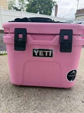 Yeti Power Pink Roadie 15 Hard Cooler
